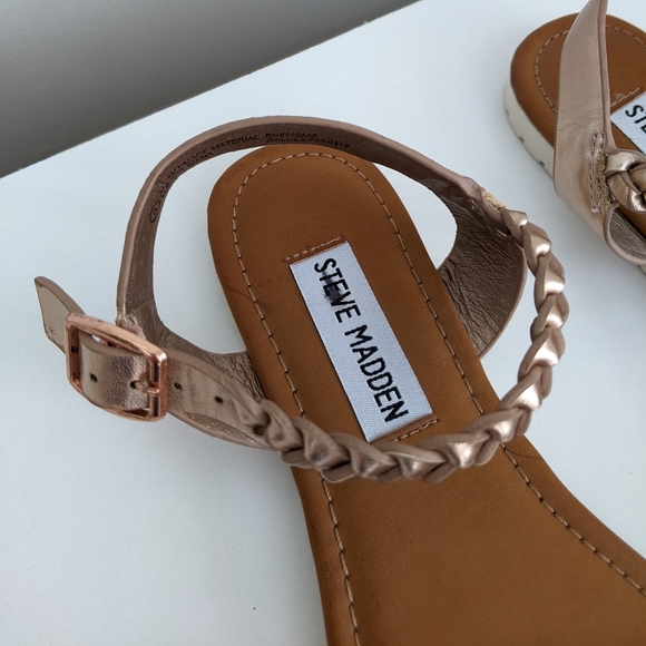STEVE MADDEN Sandals - Picture 6 of 11